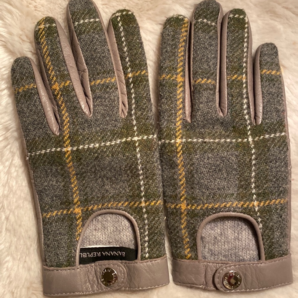 Banana Republic Leather Gloves Size Small ADORABLE!!!